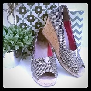 TOMS wedges